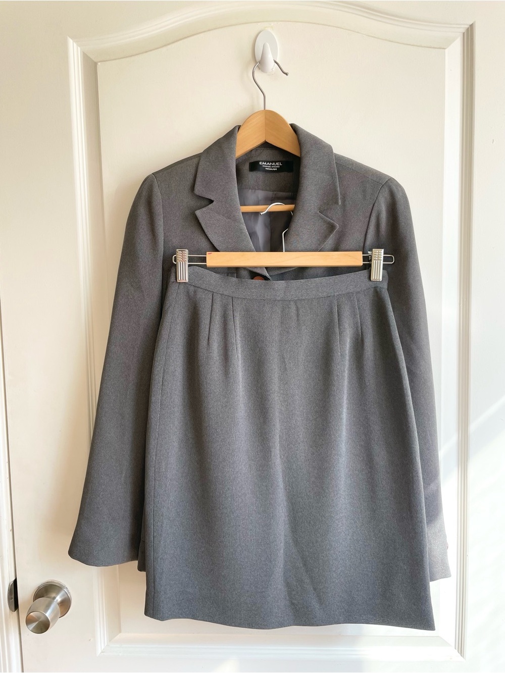Womens 1990s Emanuel Ungaro 100% Wool 2 Pc Suit Jacket Skirt  6 Gray Old Money